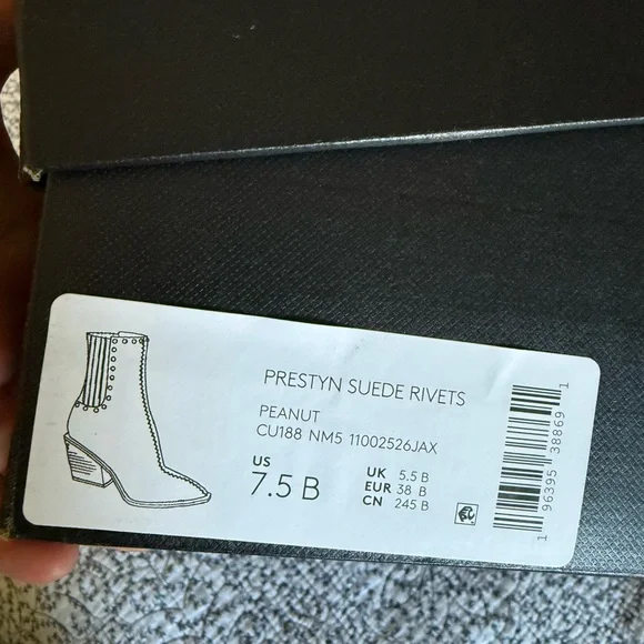 Prestyn Bootie with Rivets - Picture 6 of 7